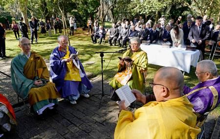 【6月18日は日本移民の日】ブラジル、移民の日に法要　慰霊碑前で開拓物故者追悼